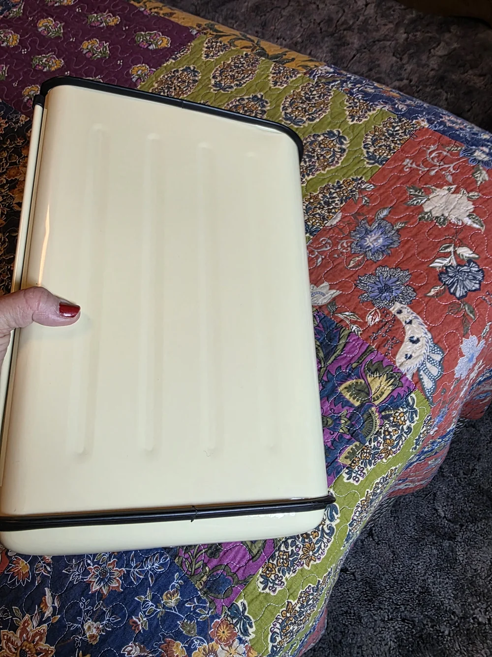 Retro Cream Bakery-Style Bread Box with Vintage Print